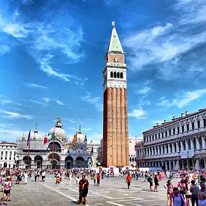  Holiday home Raggio Di Sole Dietro Piazza San Marco Italy